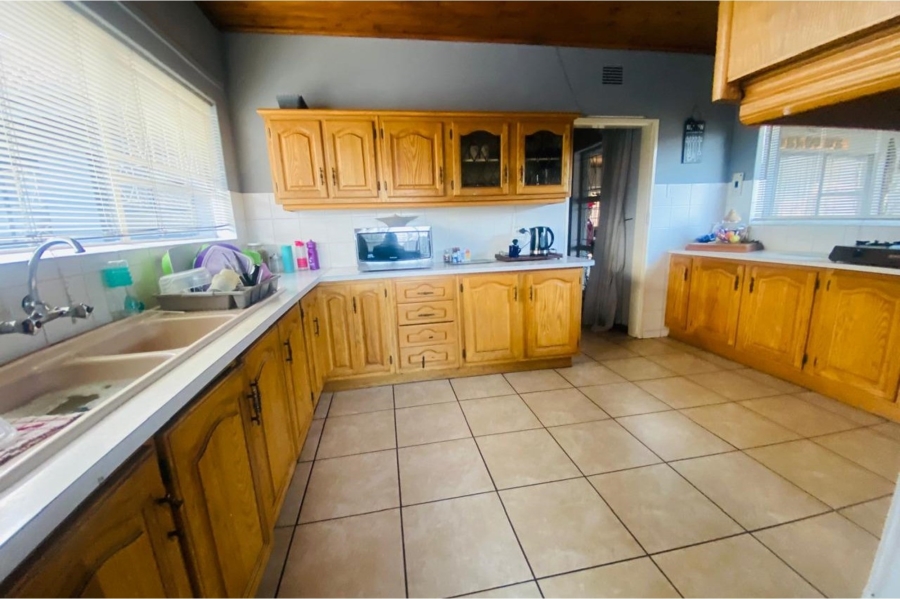 5 Bedroom Property for Sale in Sasolburg Free State